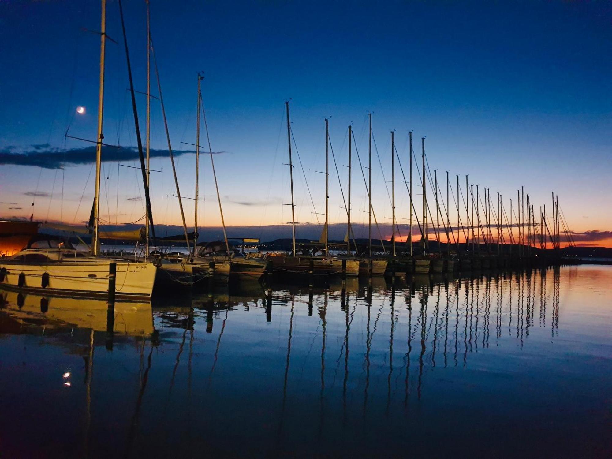 Butique Apartman Grand Balatonlelle Esterno foto
