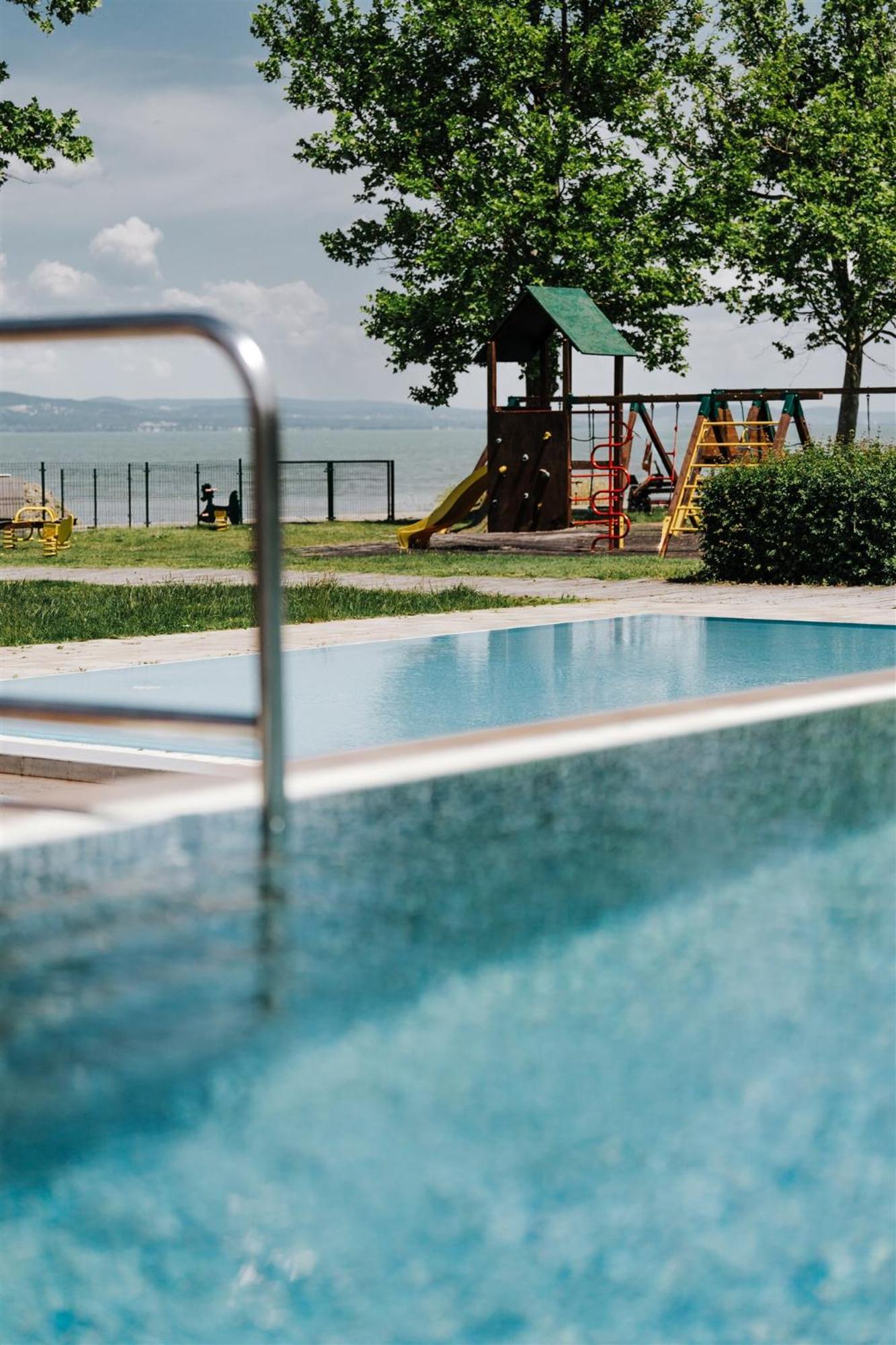 Butique Apartman Grand Balatonlelle Esterno foto