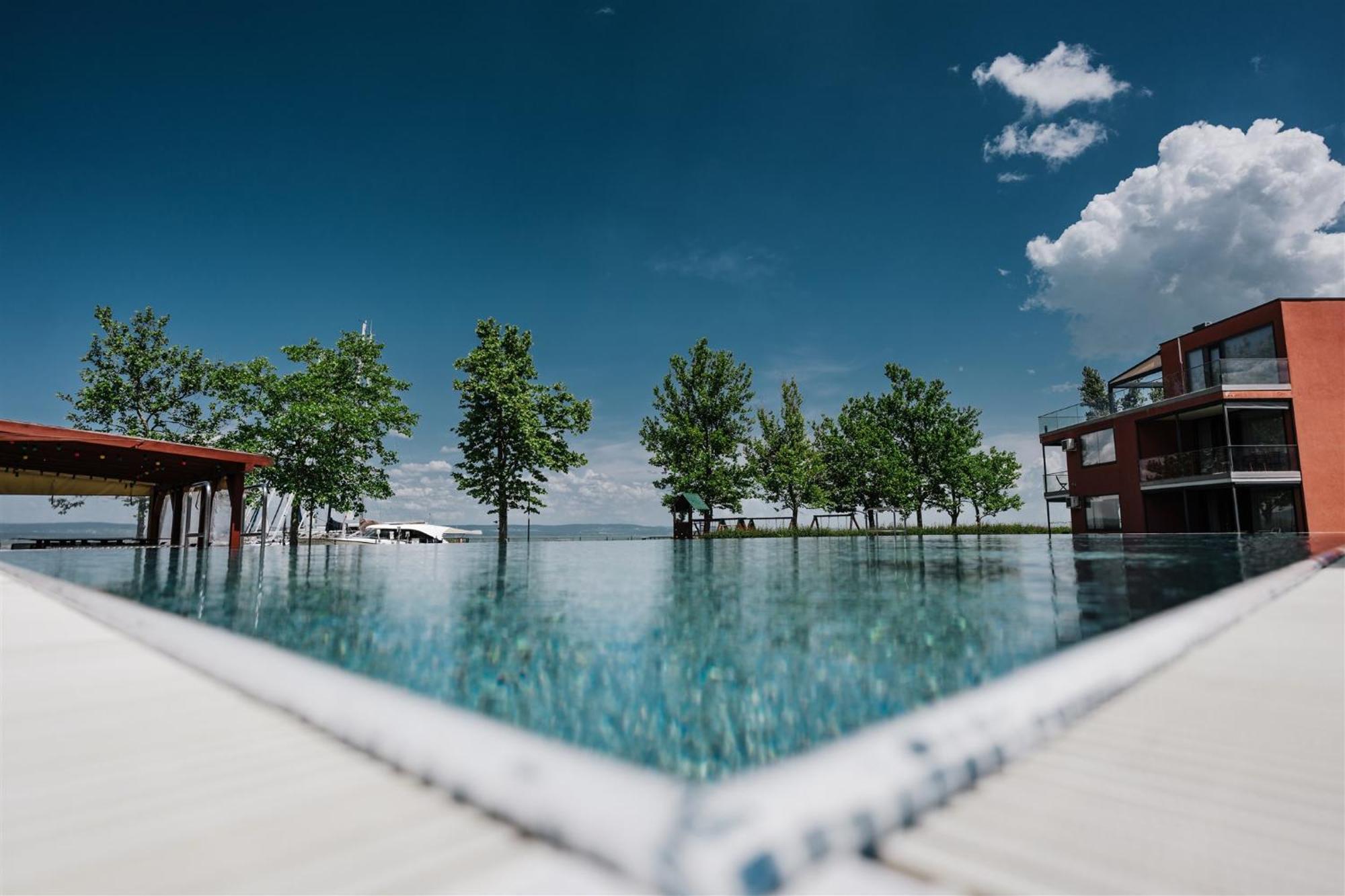 Butique Apartman Grand Balatonlelle Esterno foto